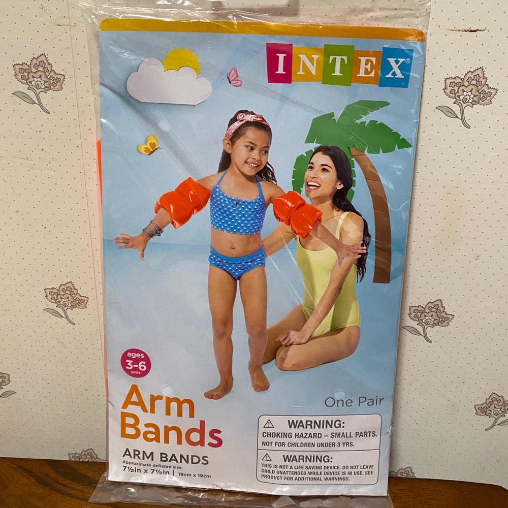 INTEX Swimming Arm Bands-Floaties 7.5.” x 7.5” For Ages 3-6  New